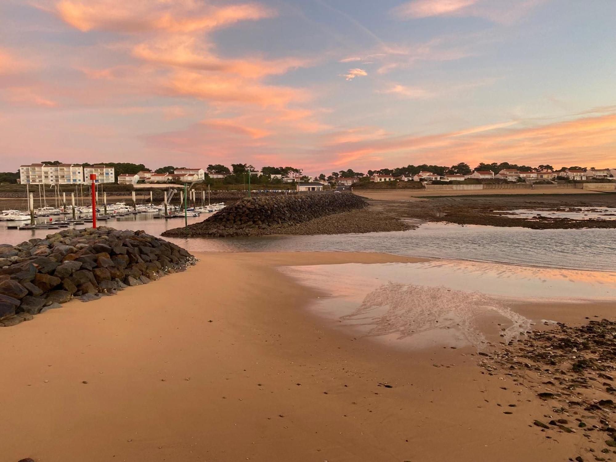 Appartement Vue Sur Mer Et Le Port Jard-sur-Mer Eksteriør billede