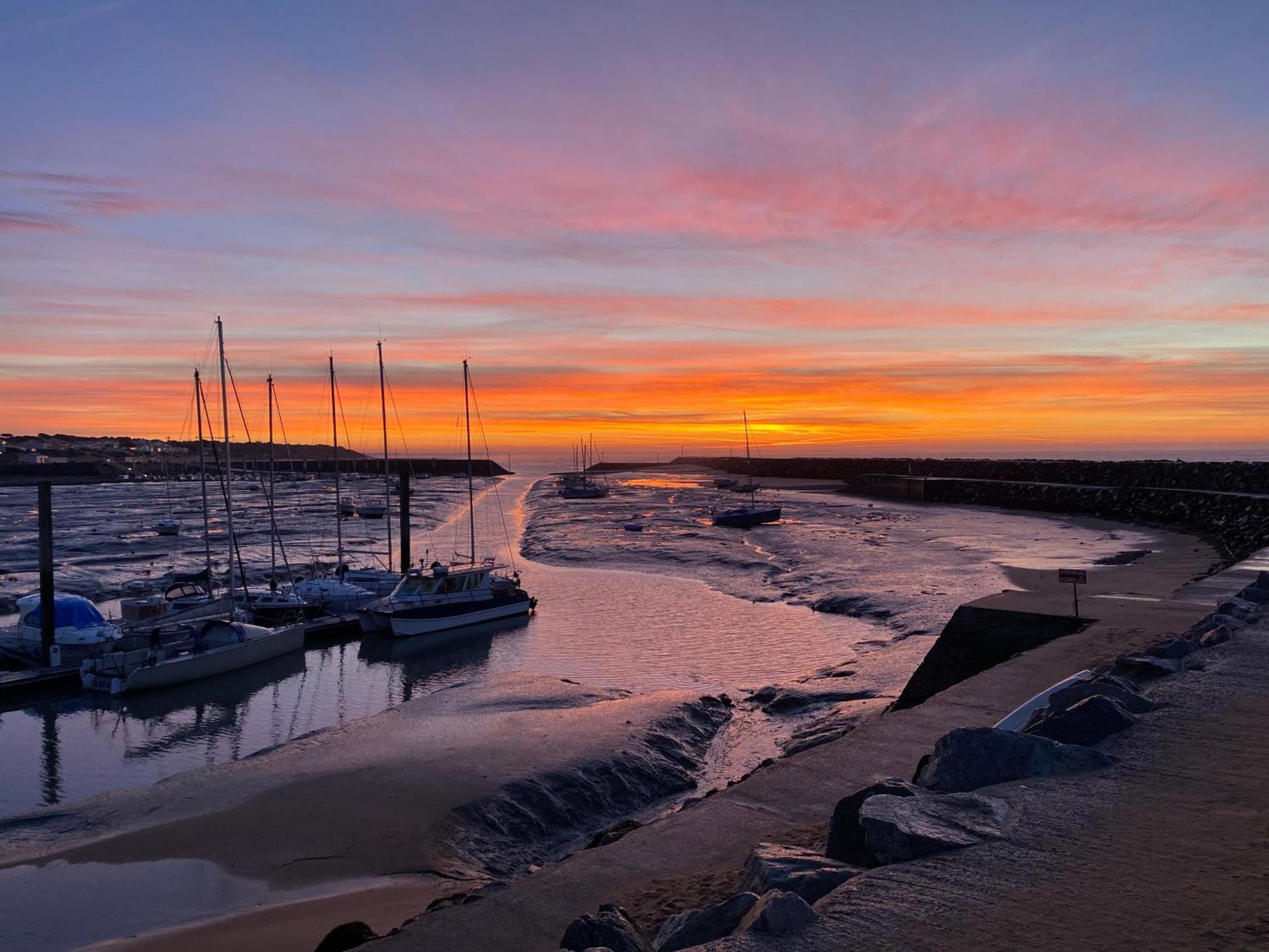 Appartement Vue Sur Mer Et Le Port Jard-sur-Mer Eksteriør billede